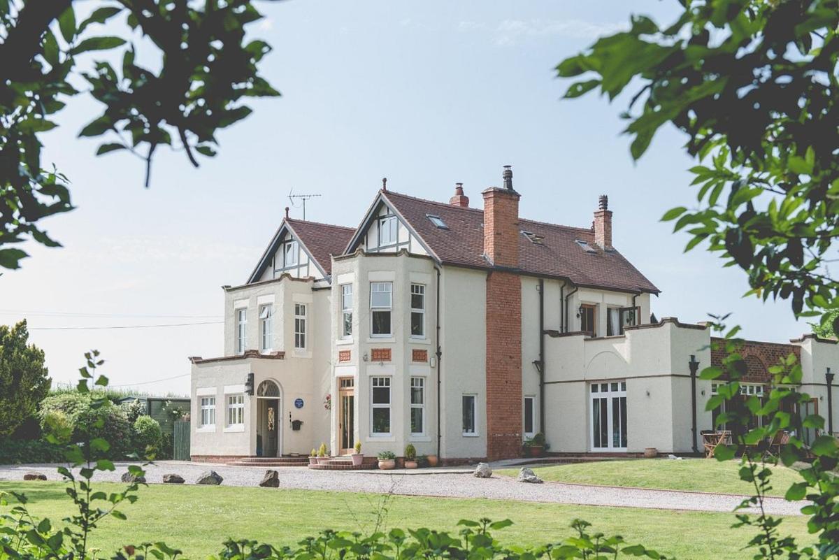 Mere Brook House Wirral Extérieur photo